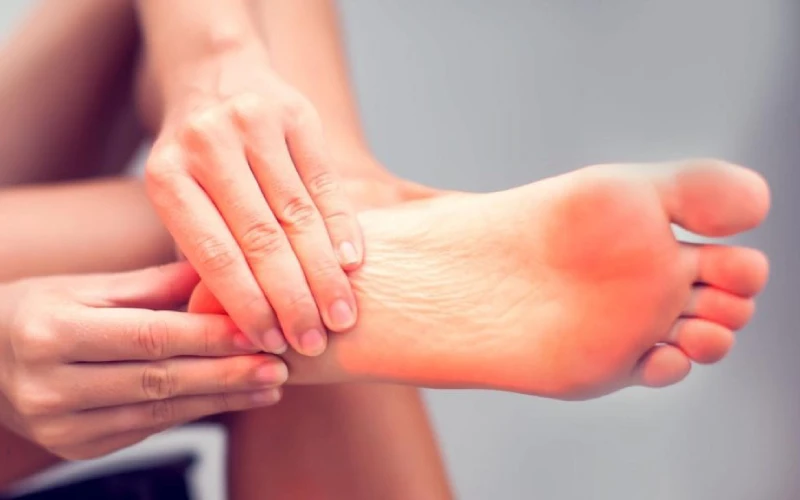 علت داغی کف پا