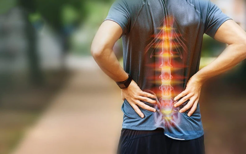 فشار بیش از حد به ناحیه کمر