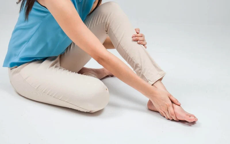 صافی کف پا چگونه موجب درد زانو می شود؟