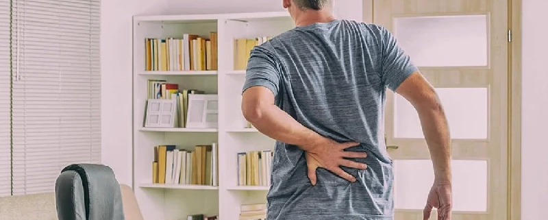 علت کمردرد بعد از نشستن طولانی