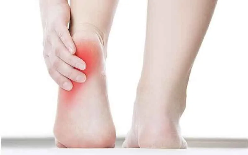 علت درد پاشنه پا
