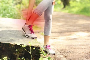 خدمات کلینیک سلامت پردیس برای درد مچ پا